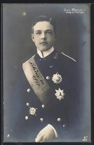 AK Don Manuel II. König von Portugal in Uniform mit Abzeichen