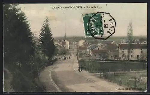 AK Thaon-les-Vosges, Rue de la Gare