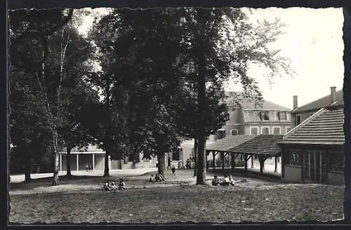 AK Madres-sur-Vair, Le parc et les Salles de Jeu