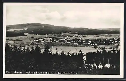 AK Kirchenlamitz i. Fichtelgebirge, Teilansicht mit grossem Kornberg
