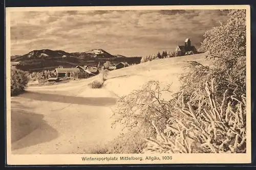 AK Mittelberg /Allgäu, Panorama mit Kirche im Winter