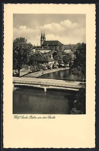 AK Hof /Saale, Saalepartie mit Kirche