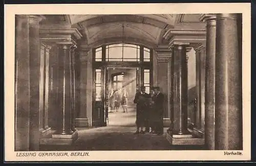 AK Berlin-Wedding, Vorhalle Lessing Gymnasium