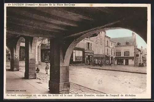 AK Loudun, Arcades de la Place Ste-Croix