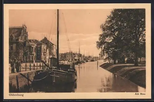 AK Oldenburg / O., Am Stau mit Segelboot