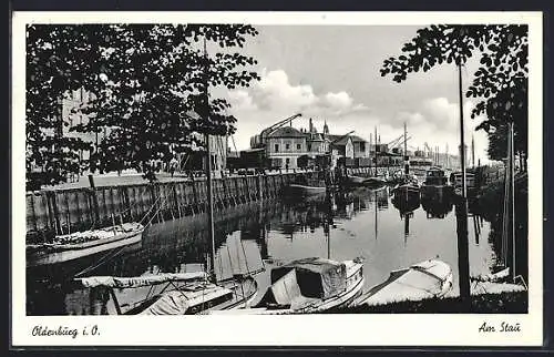 AK Oldenburg / O., Am Stau, Kanal mit Booten