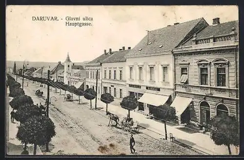 AK Daruvar, Hauptgasse mit Geschäften aus der Vogelschau