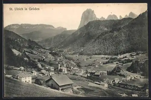 AK St. Ulrich in Gröden, Ort aus der Vogelschau