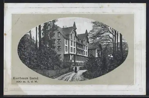 AK Sand / Schwarzwald, Ansicht Kurhaus im Passepartout