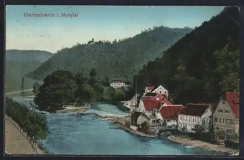 AK Gernsbach /Murgtal, Teilansicht mit Fluss und Burgblick