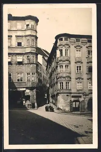 AK Linz a. d. D., Blick in eine Gasse der Altstadt