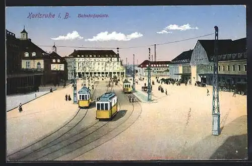 AK Karlsruhe, Strassenbahnen am Bahnhofsplatz