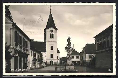 AK Neudau, Kirche mit Mariensäule