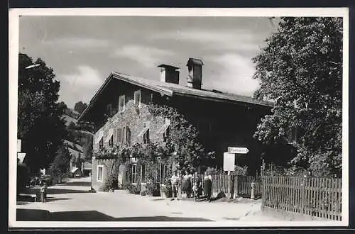 AK Ramsau, von Efeu umranktes Gasthaus