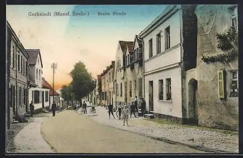AK Gerbstedt, Breitestrasse mit Passanten