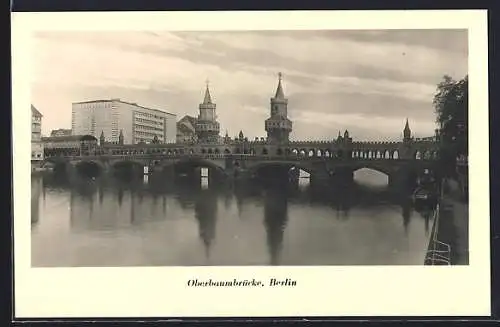 AK Berlin-Friedrichshain, Blick auf die Oberbaumbrücke