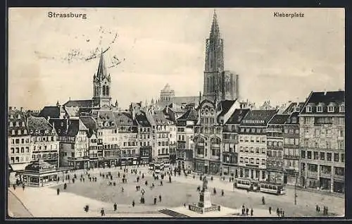 AK Strassburg, Blick auf den Kleberplatz mit Strassenbahnen