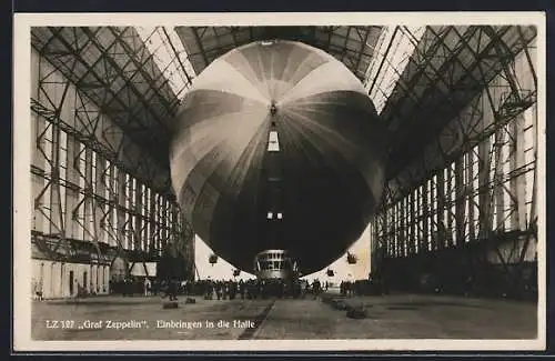 AK Luftschiff LZ 127 Graf Zeppelin, Einbringen in die Halle