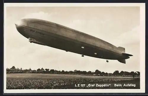 AK Luftschiff LZ127 Graf Zeppelin beim Aufstieg