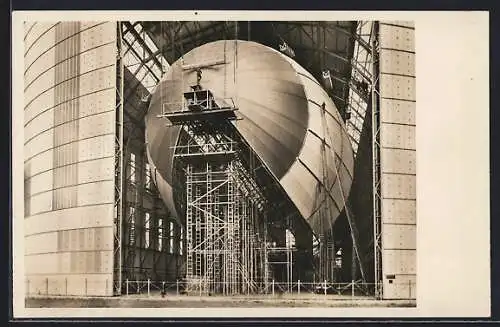 AK Luftschiff / Zeppelin LZ 129 im Bau