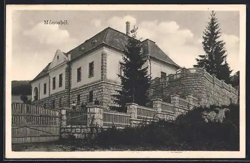 AK Monosbel, Villa