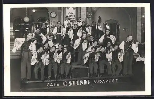 AK Budapest, Musiker im Cafe Ostende