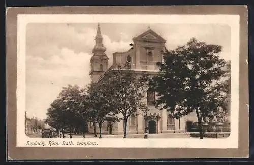 AK Szolnok, Röm. kath. templom, Partie an der Kirche