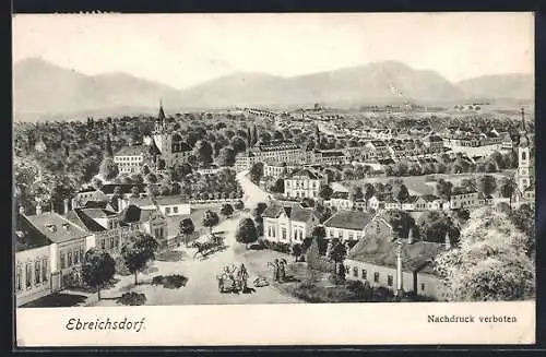 AK Ebreichsdorf, Totalansicht mit Strasse u. Bergpanorama aus der Vogelschau