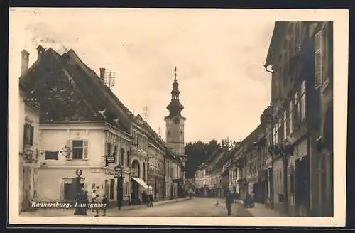 AK Radkersburg, Strassenblick in die Langgasse, Tanksäule