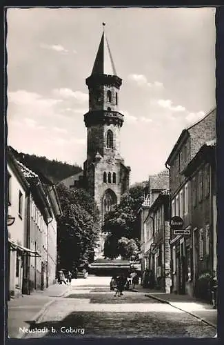 AK Neustadt b. Coburg, Strassenpartie mit Blick gegen die Kirche