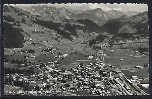 AK Zweisimmen /B.-O., Ortsansicht und Berglandschaft aus der Vogelschau