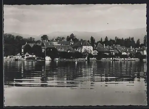 AK Coppet, Ortsansicht vom Wasser gesehen