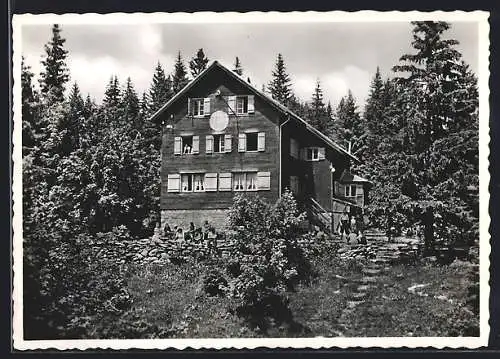 AK Amden, Gasthaus Naturfreundehaus Tscherwald mit Besuchern