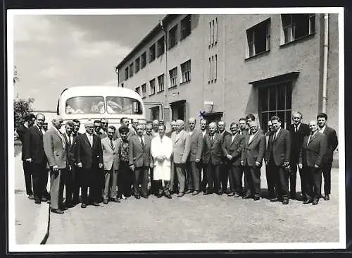 Foto-AK Coburg, Siemens-Werk ca. 1960, Gruppenbild