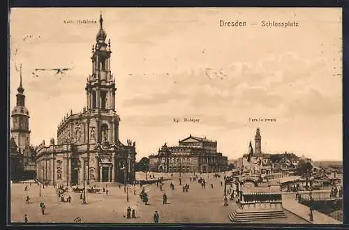 AK Dresden, Schlossplatz mit Fernheizwerk, Katholischer Hofkirche und Kgl. Hofoper