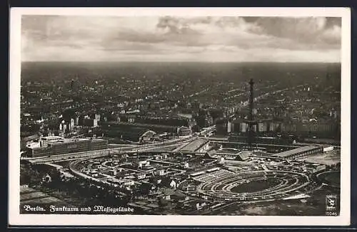 AK Berlin-Charlottenburg, Fliegeraufnahme vom Funkturm und Messeglände