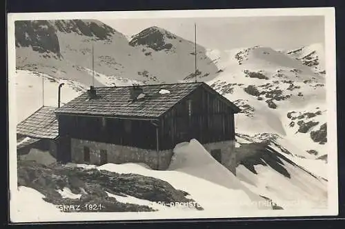 AK Simonyhütte, an der eingeschneiten Hütte