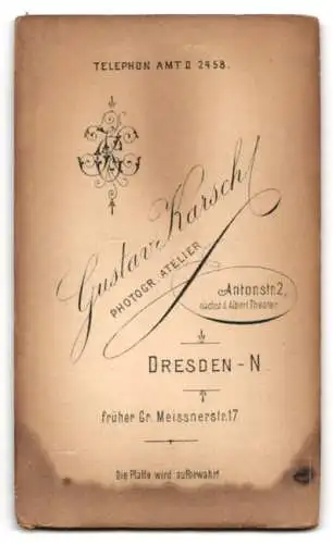 Fotografie Gustav Karsch, Dresden, Antonstrasse 2, Porträt einer Dame in elegantem Kleid