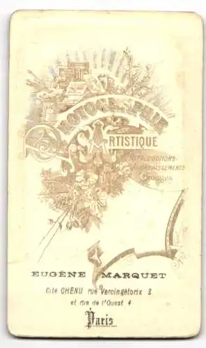 Fotografie Eugène Marquet, Paris, Rue Vercingétorix 3, Porträt eines eleganten Mannes