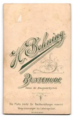 Fotografie H. Behning, Buxtehude, neben der Baugewerkschule, Porträt eines Kleinkindes