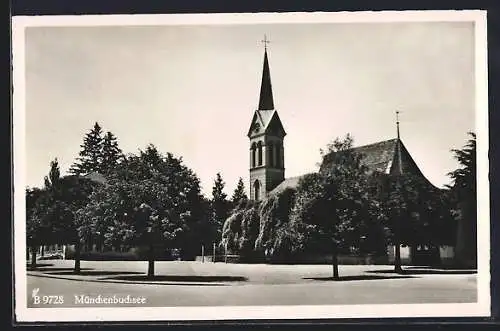 AK Münchenbuchsee, Strassenpartie mit Kirche