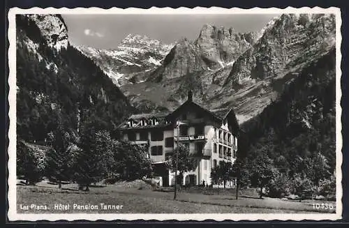 AK Les Plans, Hotel Pension Tanner mit Garten und Gipfelpanorama