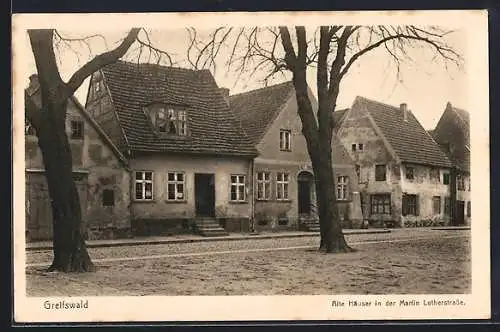 AK Greifswald, Alte Häuser in der Martim Lutherstrasse