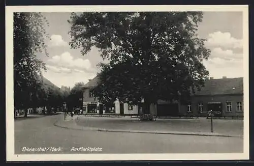 AK Biesenthal /Mark, Strassenpartie am Marktplatz