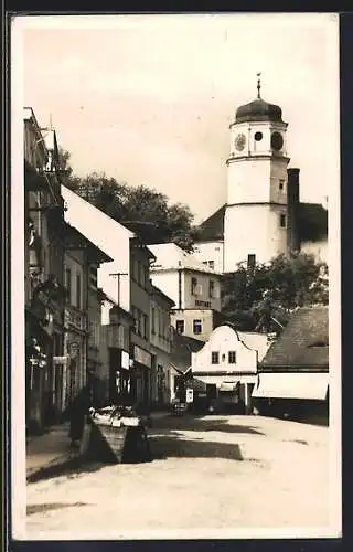 AK Vlasim, Strassenpartie mit Blick zur Kirche