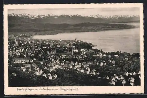 AK Friedrichshafen a. Bodensee, Teilansicht mit Bergen, Fliegeraufnahme