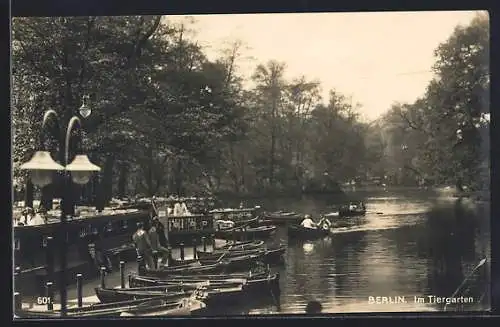 AK Berlin, Cafe im Tiergarten mit Booten