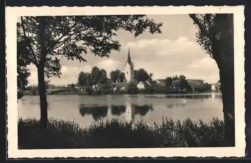 AK Telc, Uferpartie mit Kirche