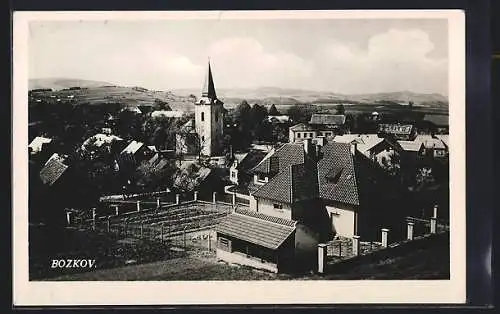 AK Bozkov, Panorama mit Kirchturm