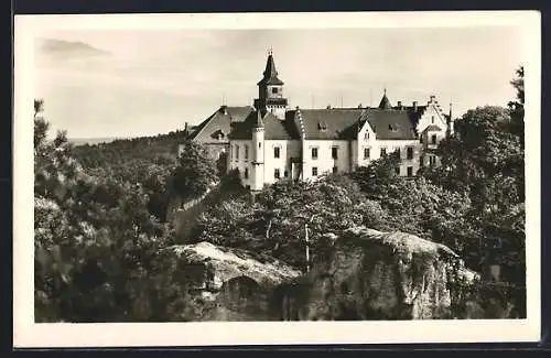 AK Hruba Skala, Blick zum Schloss